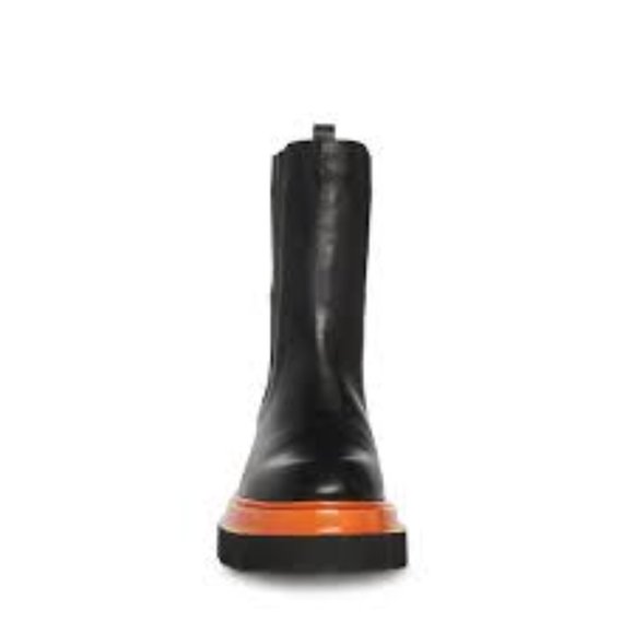Steve Madden Buxton Black/Orange Lug Sole Boot US Size 8 - Picture 2 of 3